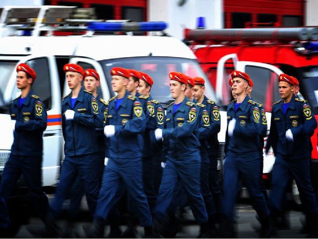 Презентация по приобщение к социально-культурным ценностям тема: МЧС
