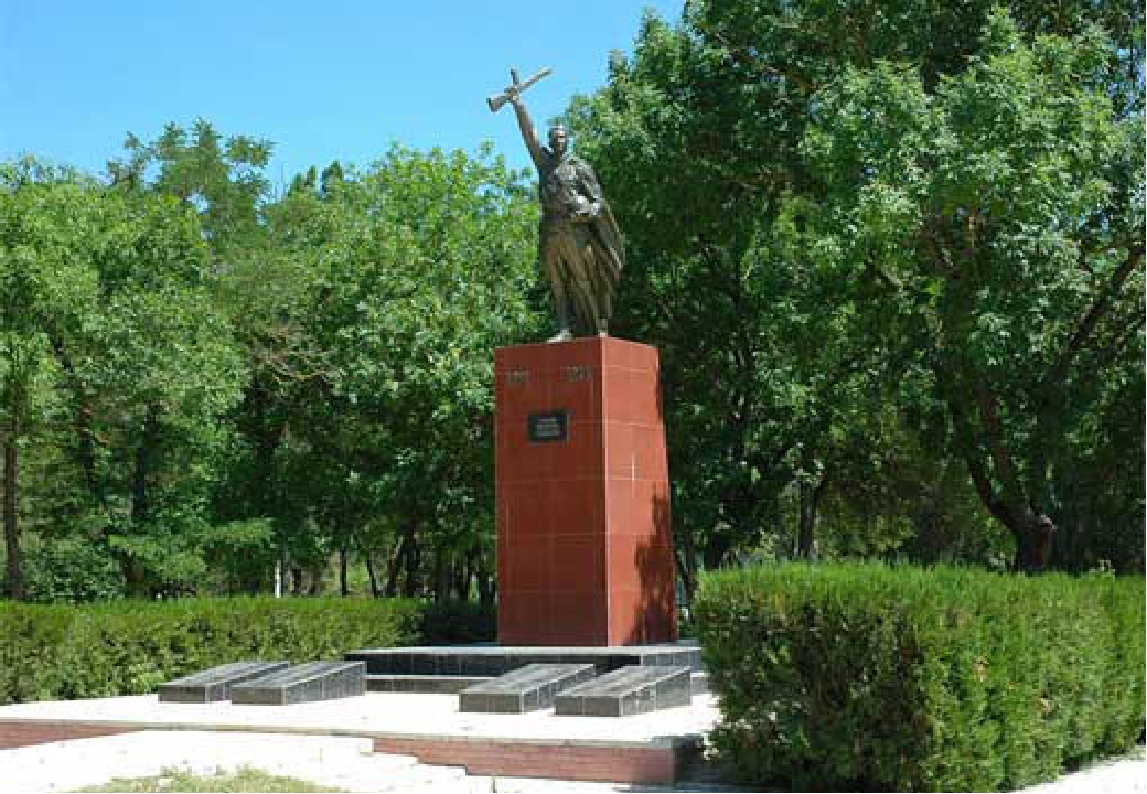 Город красноперекопск. Памятники Красноперекопска Братская могила. Братская могила советских воинов Красноперекопск. Памятники в Красноперекопске. Памятники в Красноперекопске Крым.