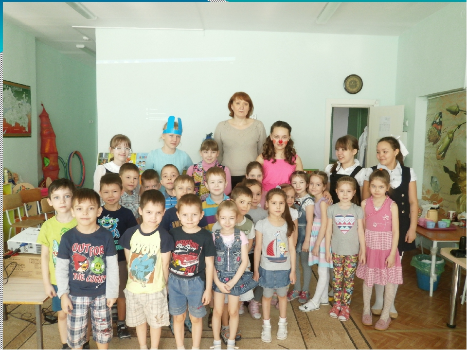 Презентация на тему "Обучение детей безопасному поведению на дороге."