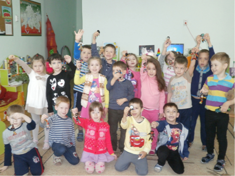 Презентация на тему " Родители-помощники в художественно-эстетическом воспитании детей"