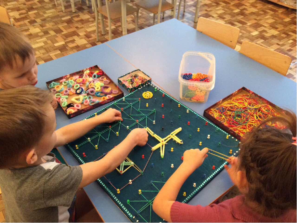 Игра развивает творчество. Творческие игры для детей. Творческие игры это. Игры дети творчество. Креативные игры для детей.