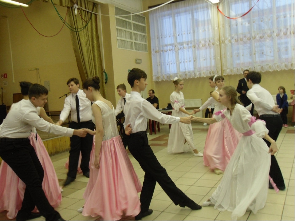 Фоторепортаж "Кадетский бал воспитанников детского сада совместно с кадетами школы"
