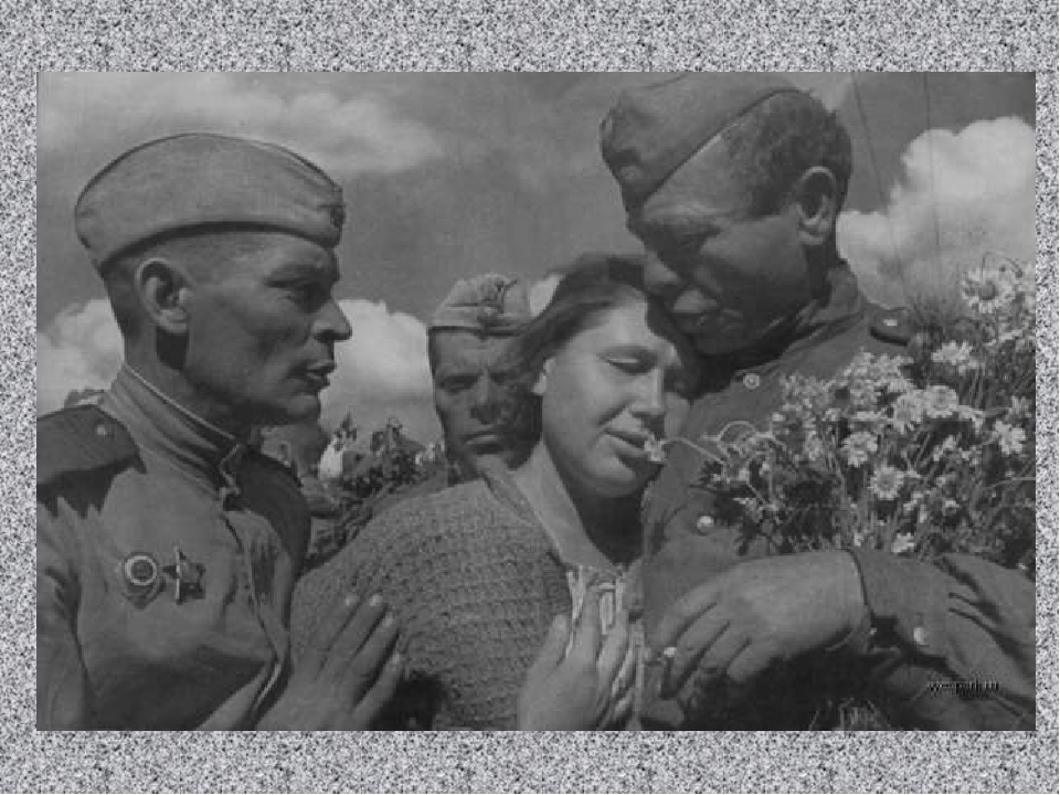 Презентация "День Победы" для дошкольников старше-подготовительной группы