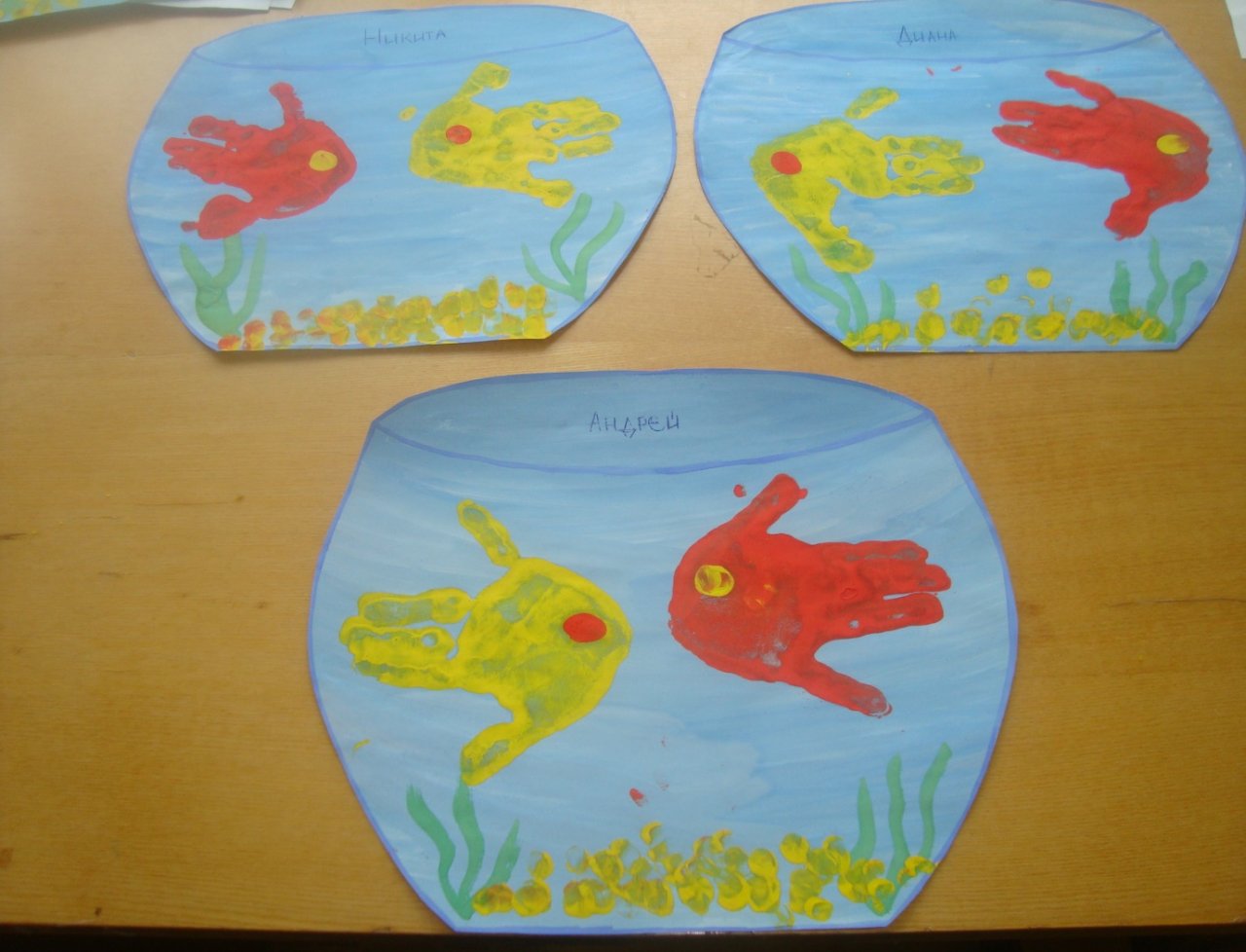 Рисования рыбки плавают в аквариуме. Рисование рыбки в средней группе. Рисование рыбы в младшей группе. Рыбки в аквариуме рисование в средней группе. Рисование мл гр рыбка.