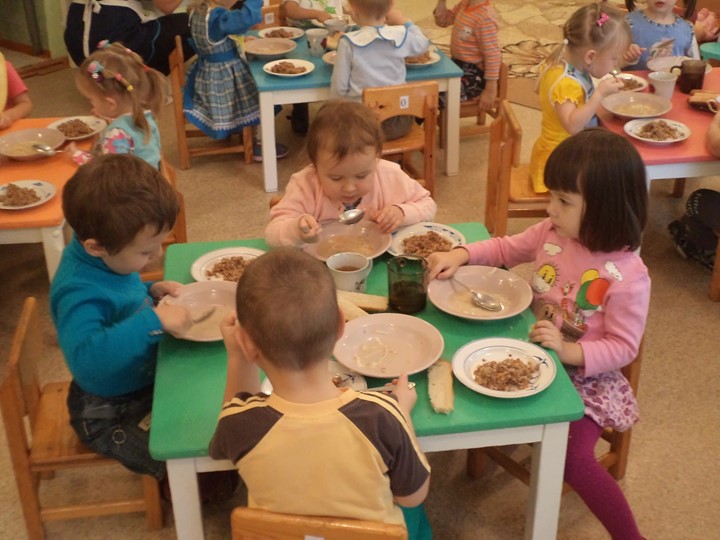Презентация на выпускной в детском саду в стиле Оскар"