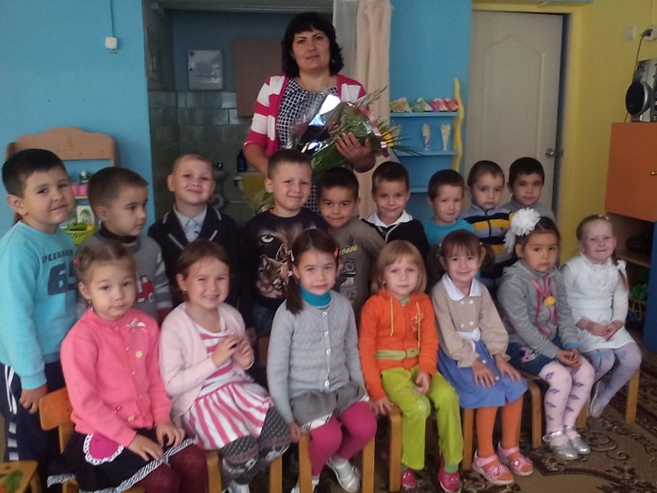 Презентация на выпускной в детском саду в стиле Оскар"