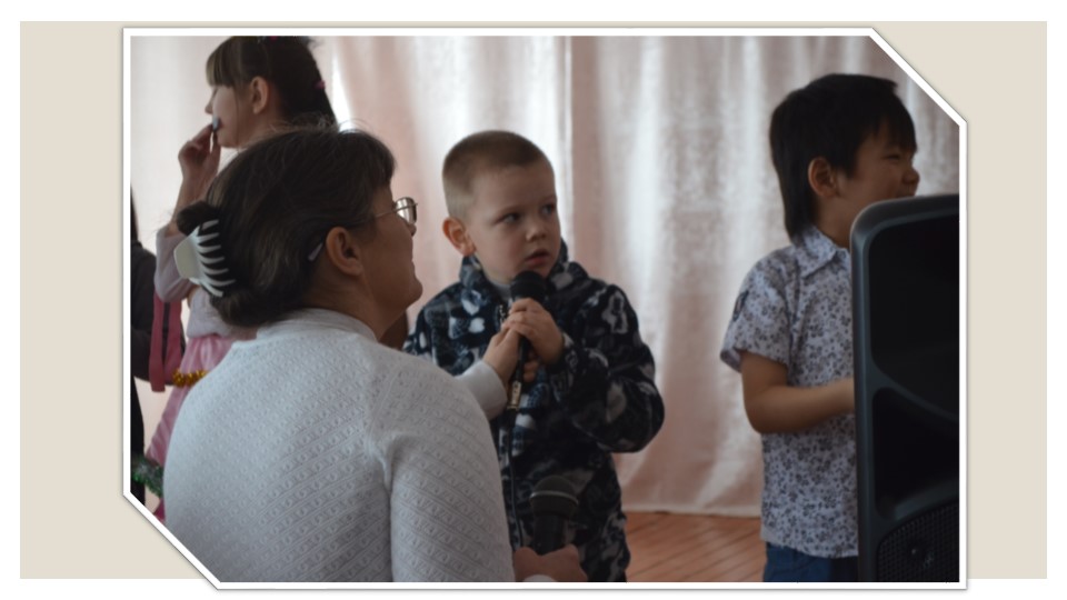 Презентация на тему "Новогодние праздники"