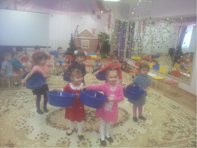 Презентация родительскому собранию " Как мы живем в нашем детском саду"