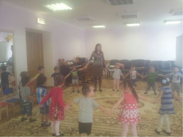 Презентация родительскому собранию " Как мы живем в нашем детском саду"