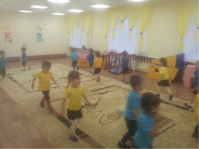 Презентация родительскому собранию " Как мы живем в нашем детском саду"