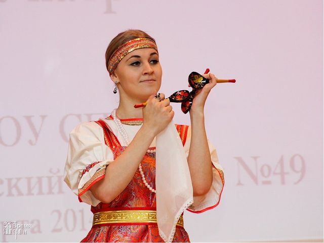 Презентация к НОД на тему "На выставке народных инструментах