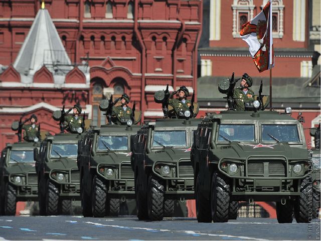 Презентация к ООД по легоконструированию "Парад военной техники "Катюши"