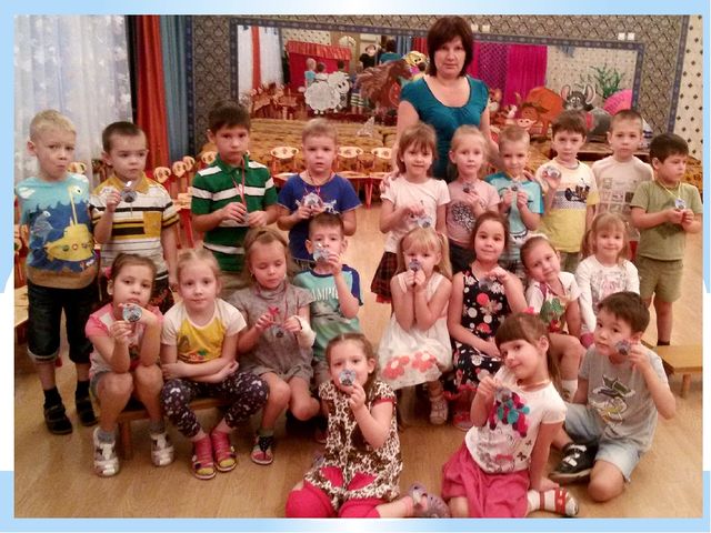 Презентация в детском саду"Зимующие птицы" старшая группа