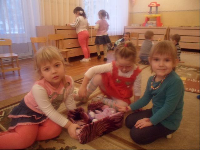 Презентация на тему "Один день из жизни нашей группы"