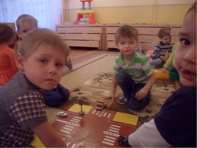 Презентация на тему "Один день из жизни нашей группы"