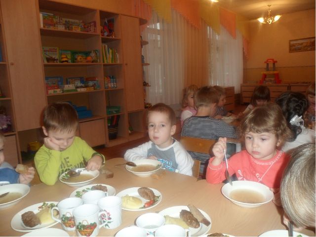 Презентация на тему "Один день из жизни нашей группы"