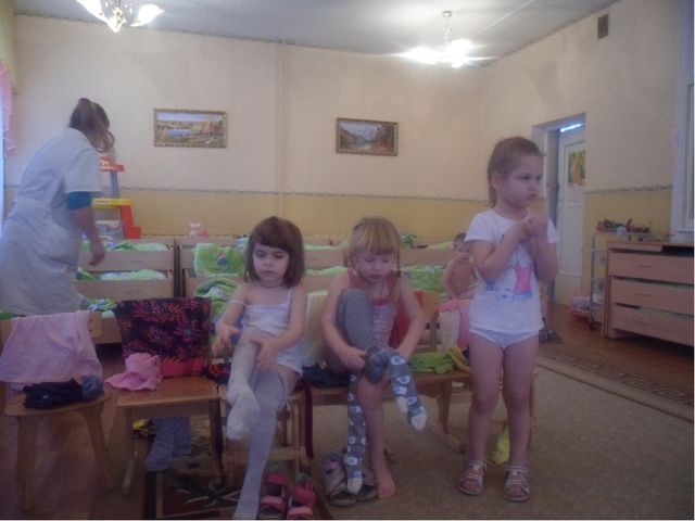 Презентация на тему "Один день из жизни нашей группы"