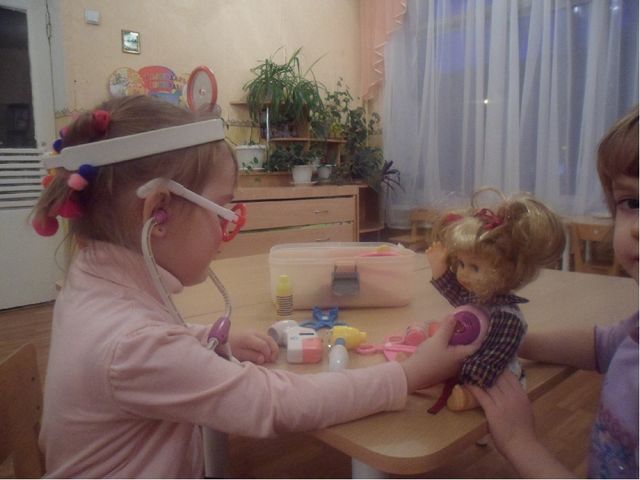 Презентация на тему "Один день из жизни нашей группы"