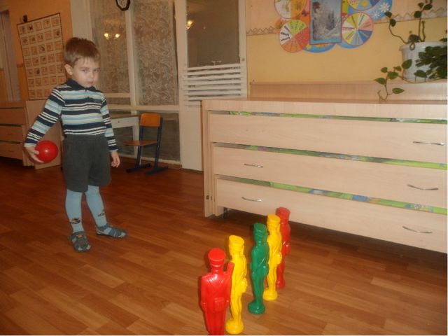 Презентация на тему "Один день из жизни нашей группы"