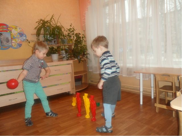 Презентация на тему "Один день из жизни нашей группы"