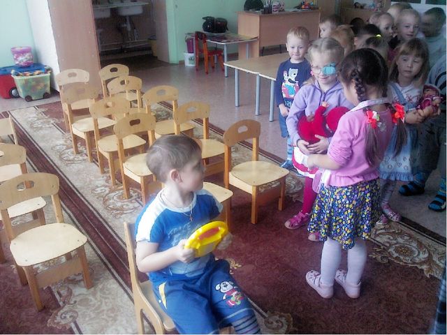 Презентация "Оборудование к сюжетно-ролевым играм"
