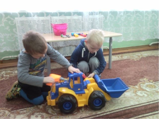 Презентация "Оборудование к сюжетно-ролевым играм"