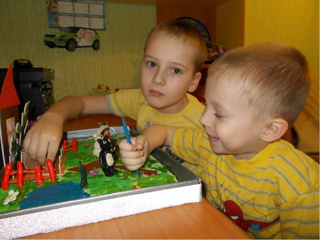 Презентация " Развитие мелкой моторики с помощью пластилина и лего"