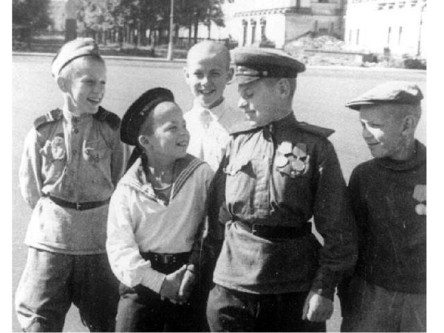 Презентация к сценарию "9 мая"