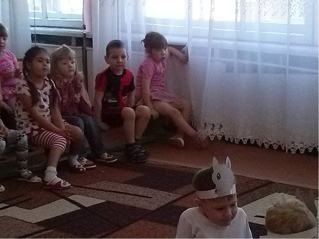 Презентация по теме"Введение детей в проблемы социальной действительности"