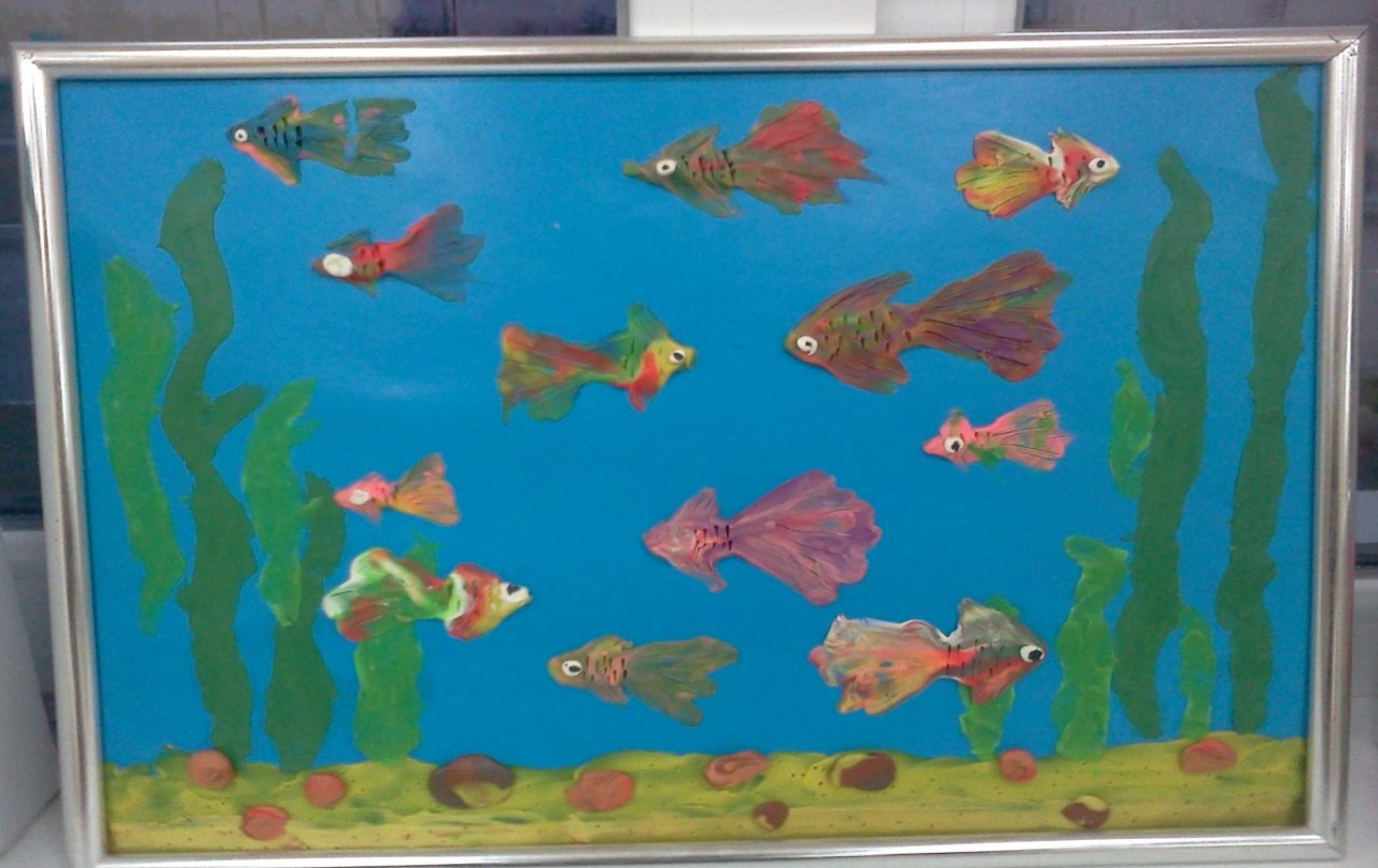 Аквариумные рыбки средняя группа. Лепка аквариум с рыбками. Аквариум с пластилиновыми рыбками. Рыбки средняя группа. Лепка аквариум с рыбками средняя группа.
